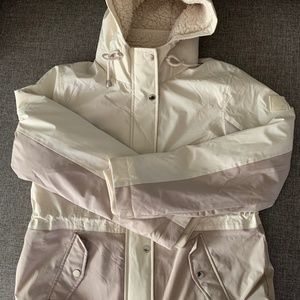Hollister All Weather Sherpa Lined Jacket Women’s Large